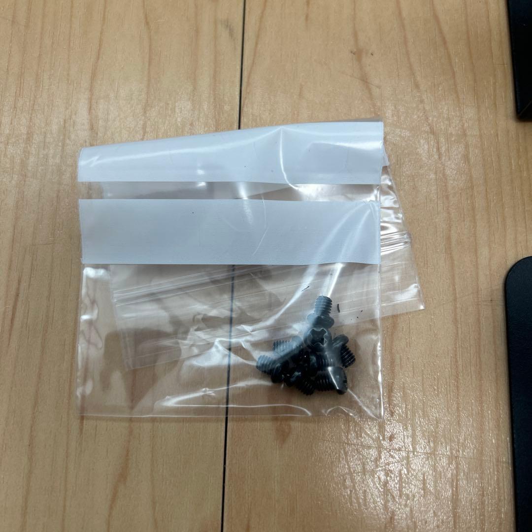 EQUALS WALL マルチデバイスホルダー