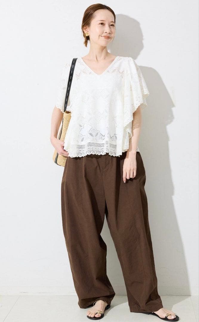 SLOBE IENA レースフリルVネックブラウス　ナチュラル