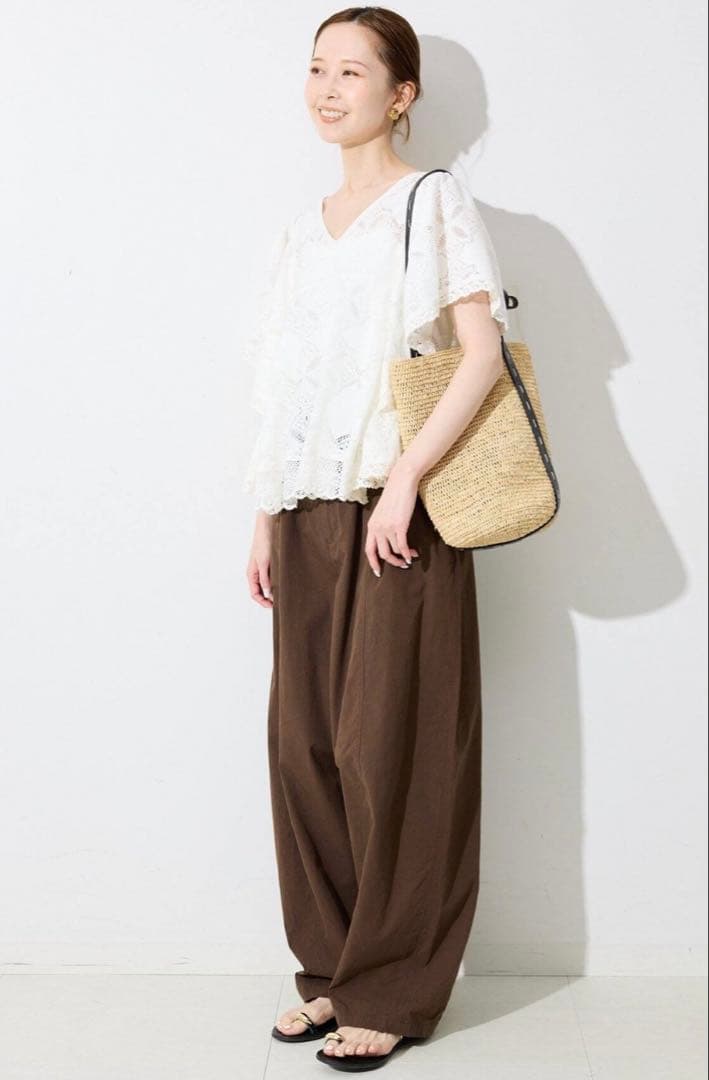 SLOBE IENA レースフリルVネックブラウス　ナチュラル