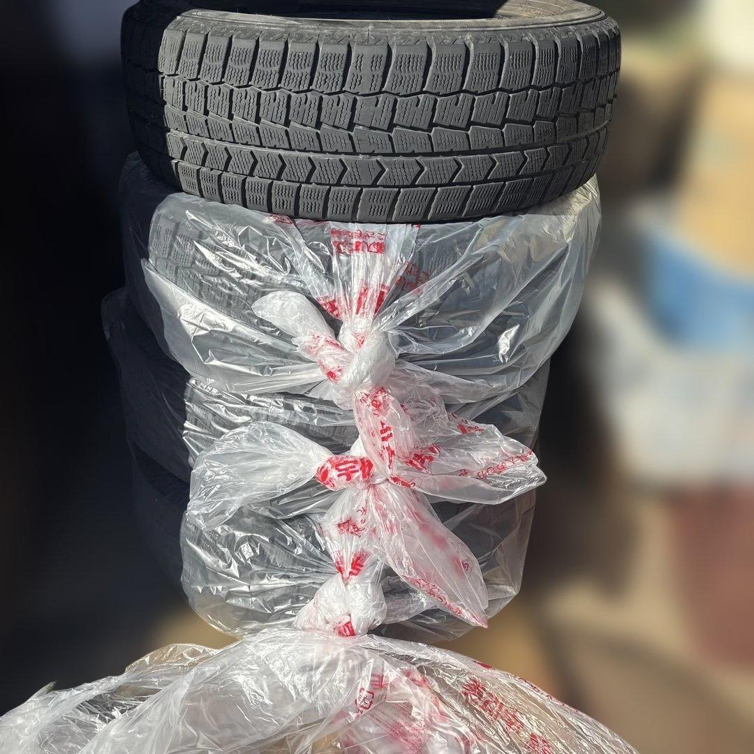 【値下げ可能‼️】DUNLOP スタッドレスタイヤ 195/65R15