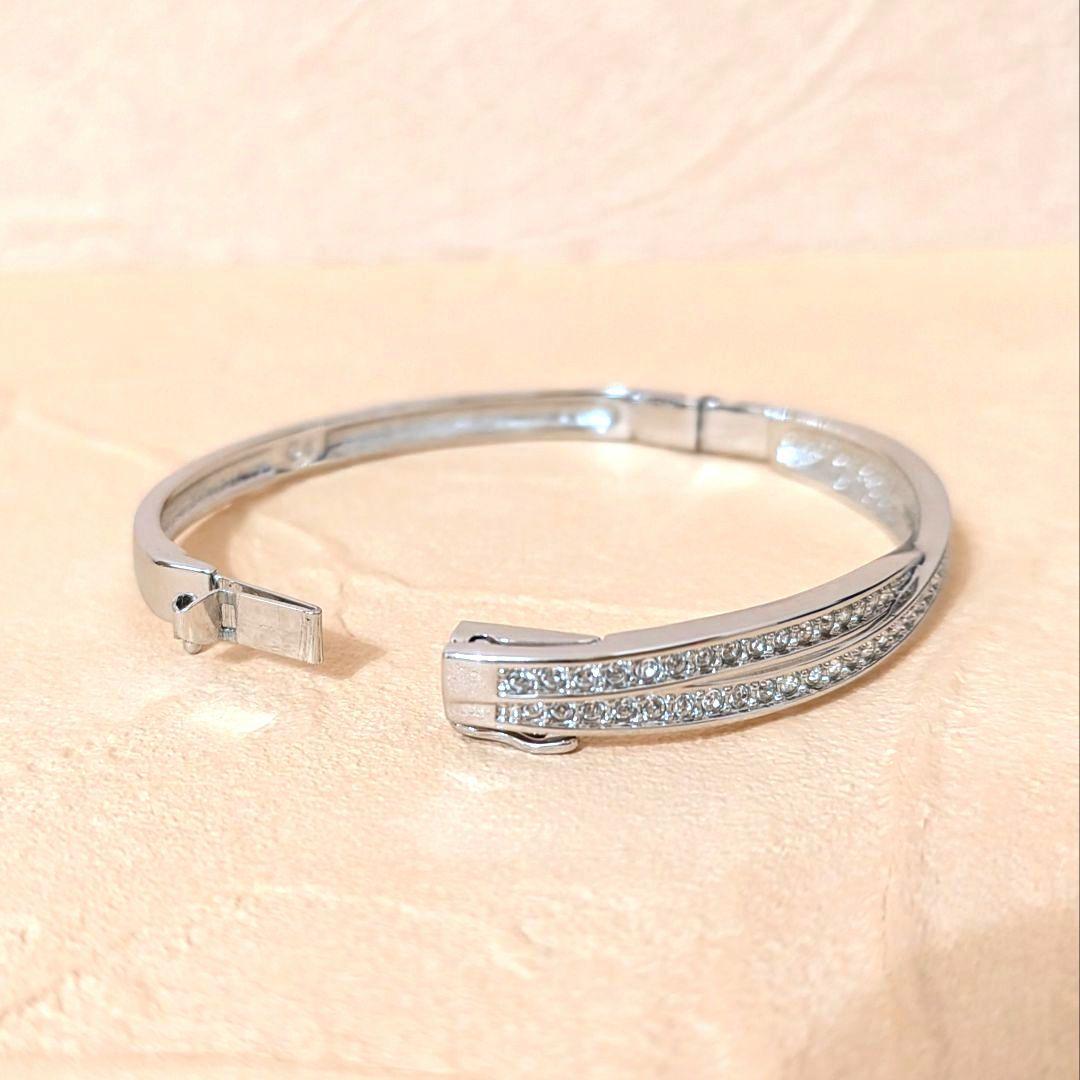 スワロフスキー エディスバングル Swarovski Edith Bangle