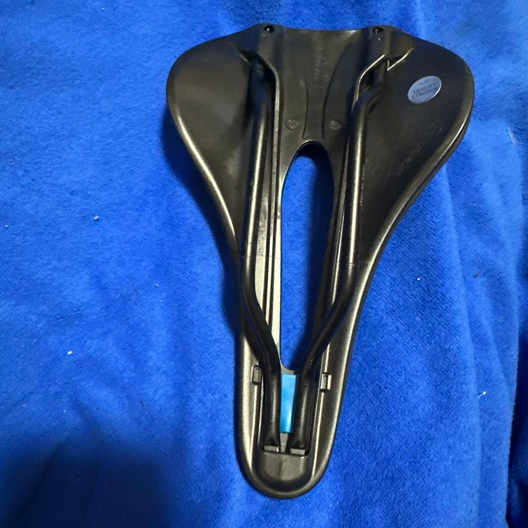 Selle Italia Novus Evo サドル 145mm