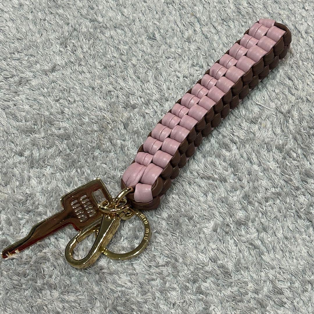MIUMIU レザートリック　バックチャーム　キーホルダー　ピンク×ブラウン