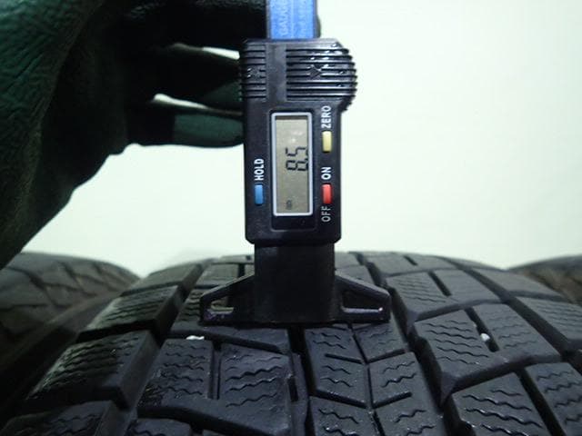 B1057【送料無料】スタッドレスタイヤ 225/65R17 4本セット