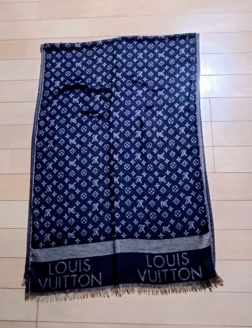 ひぃ！LOUIS VUITTON ネイビー マフラー クリーニング済