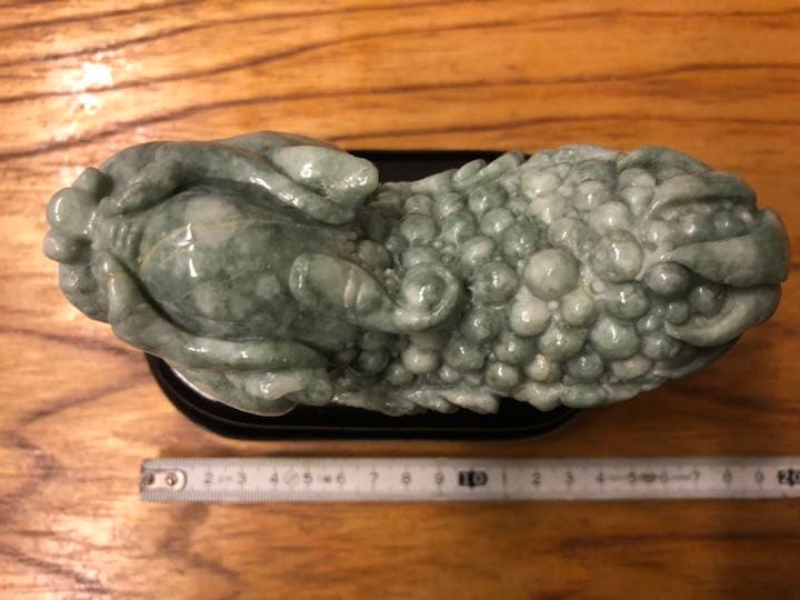 中国の翡翠の手彫り品　貔貅(ひきゅう)