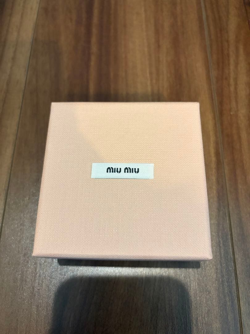 あ*ち様 新作miu miu ロゴデザイン キーホルダー