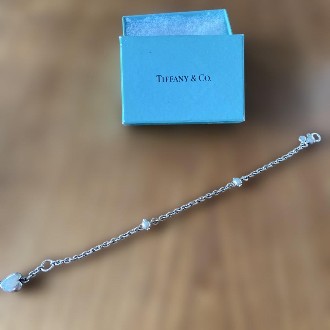 Tiffany & Co. シルバーブレスレット ハートチャーム付き