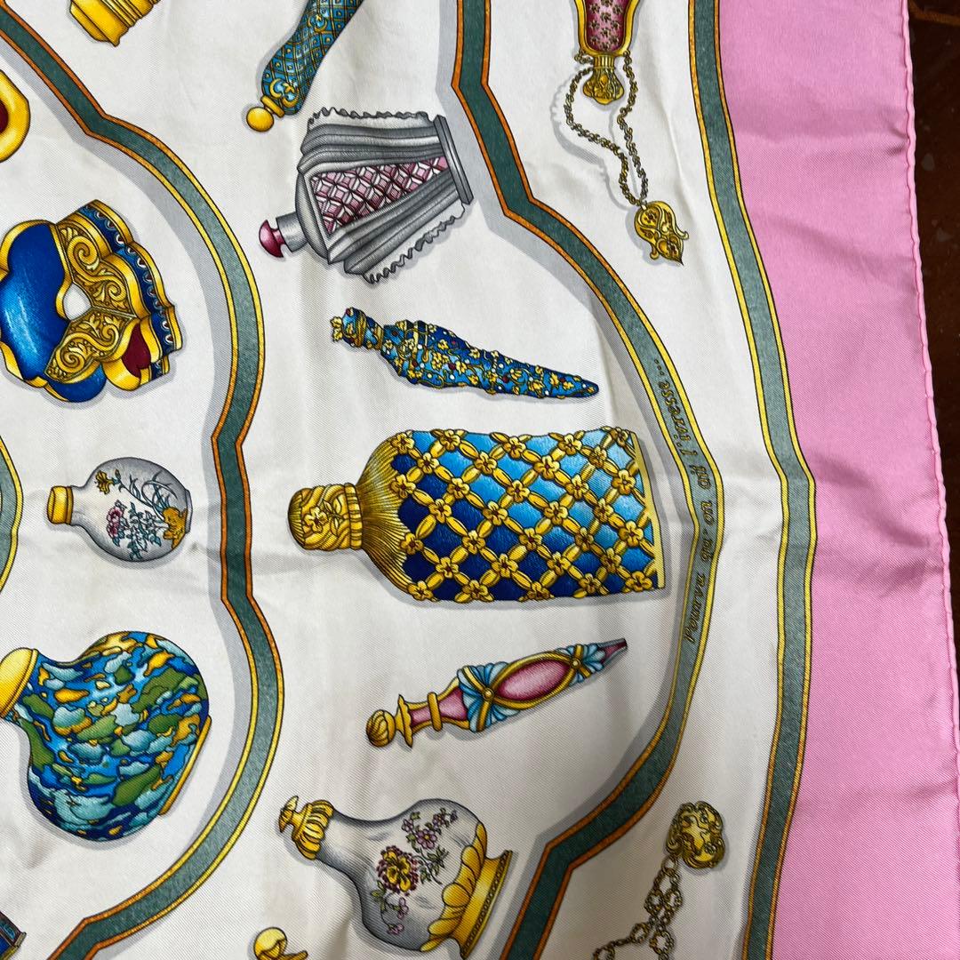 ✨超美品✨HERMES エルメススカーフカレ90 香水瓶柄
