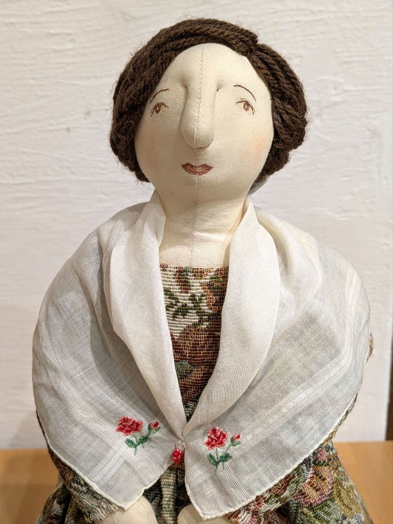 毛塚千代さんハンドメイド人形　アルルの婦人