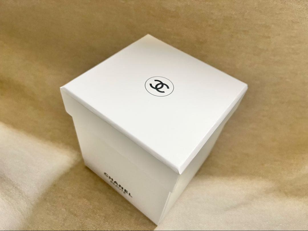 ★シャネル⭐︎スノードーム2024⭐︎新品⭐︎箱ありカバー無し