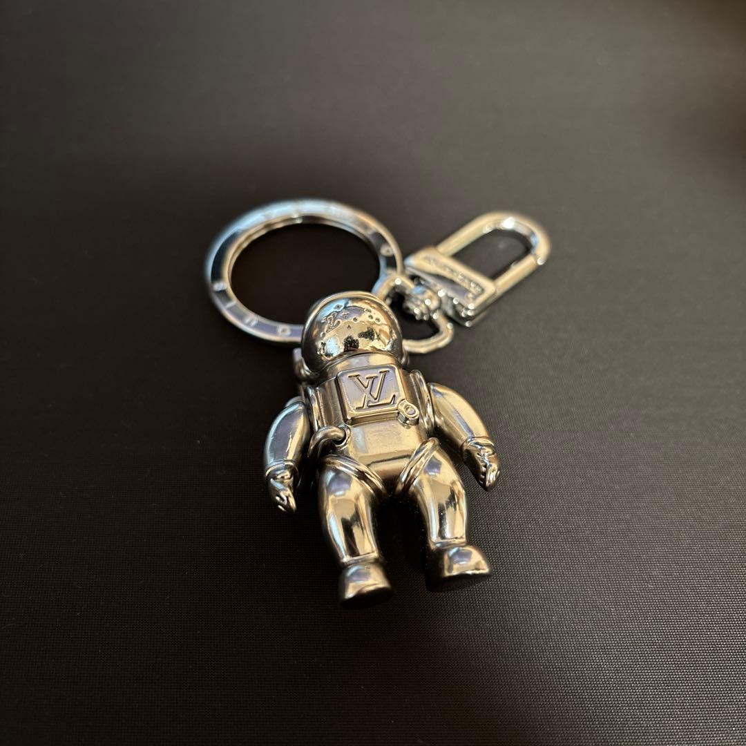 Louis Vuitton 宇宙飛行士キーホルダー