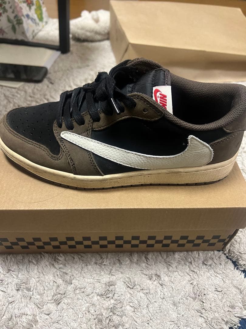 NIKEナイキ×トラビススコットtravis ダークモカ　スニーカー