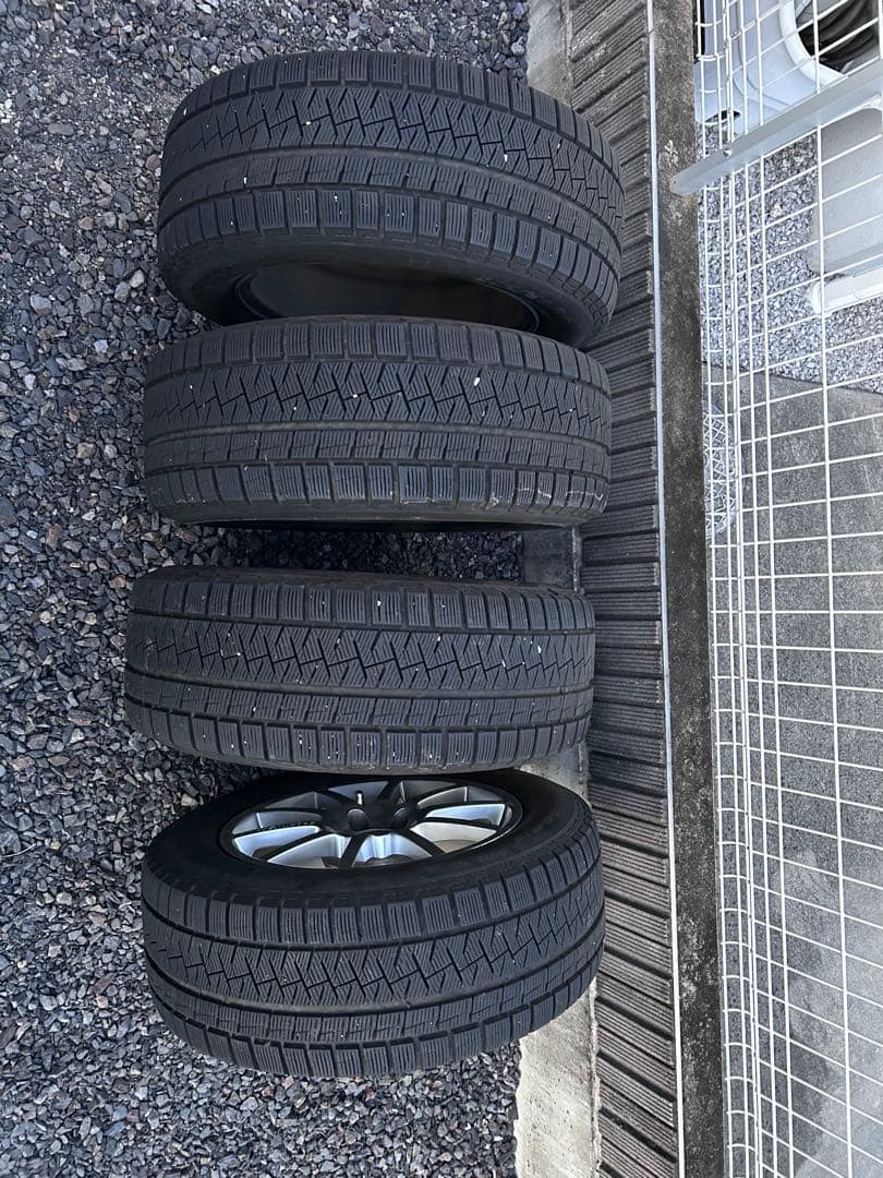 pirelli 215/60/17 ピレリ　スタッドレスタイヤ