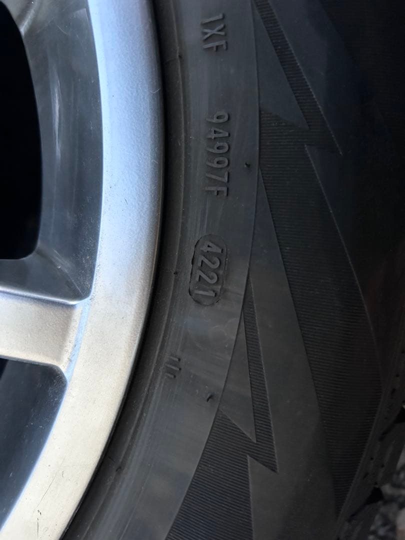 pirelli 215/60/17 ピレリ　スタッドレスタイヤ