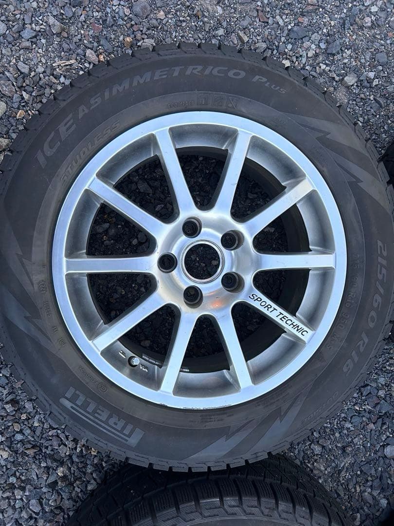 pirelli 215/60/17 ピレリ　スタッドレスタイヤ