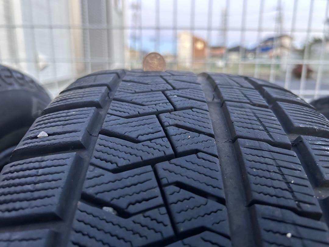 pirelli 215/60/17 ピレリ　スタッドレスタイヤ