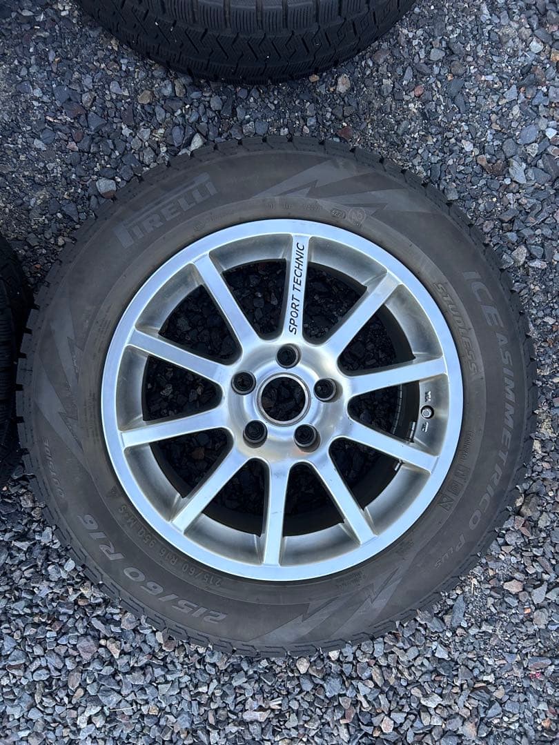 pirelli 215/60/17 ピレリ　スタッドレスタイヤ