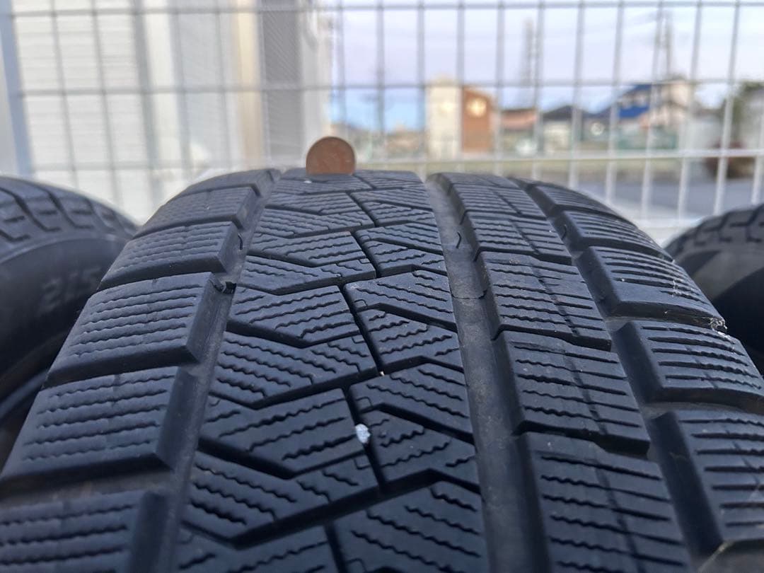 pirelli 215/60/17 ピレリ　スタッドレスタイヤ