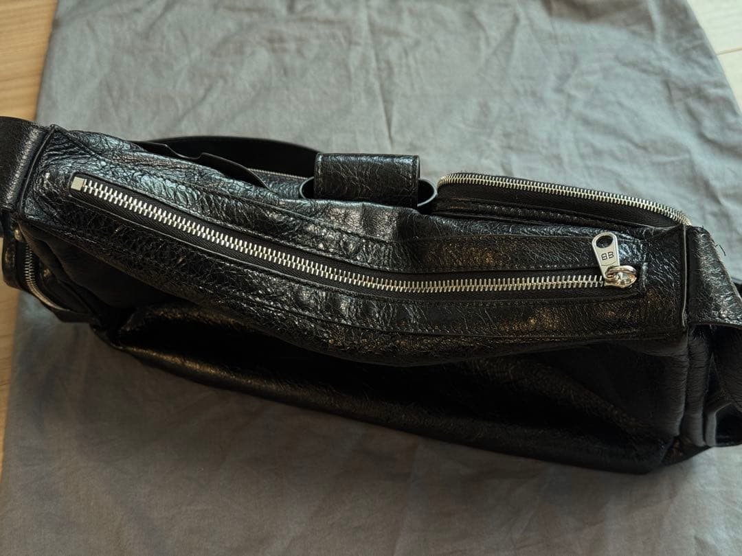 u*d様 BALENCIAGA Superbusy メッセンジャーバッグ