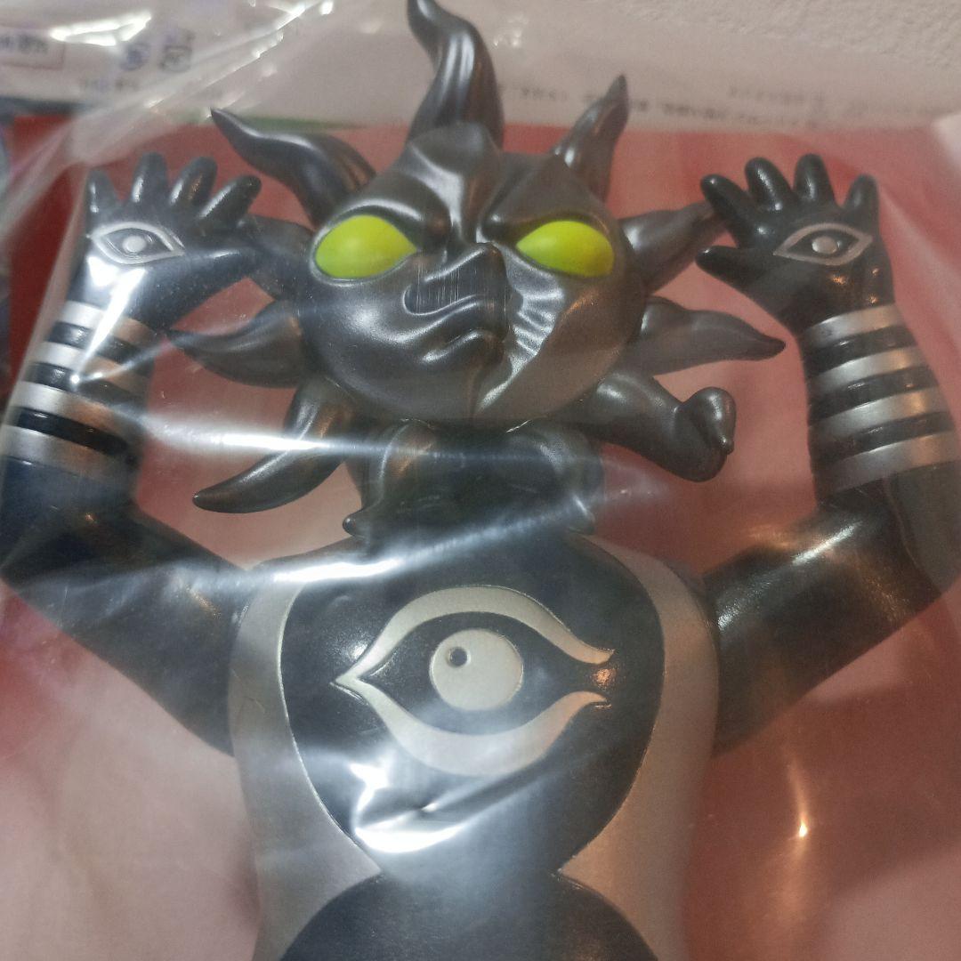【新品未開封】超復刻版タローマンソフビ人形 ブラックタローマン