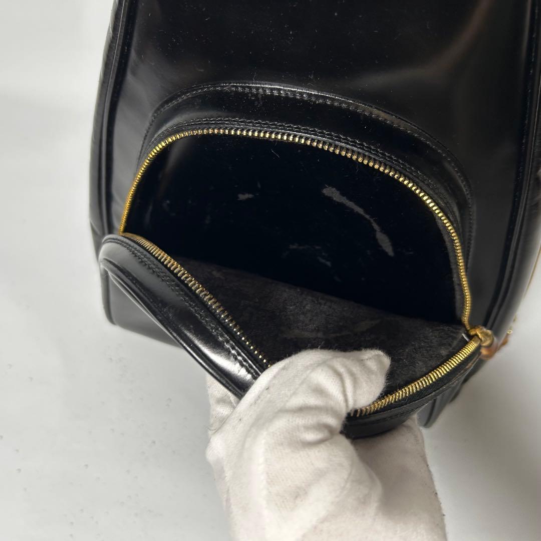 【良品】 GUCCI バンブー エナメル ボディーバッグ ロゴ型押し 黒 OLD