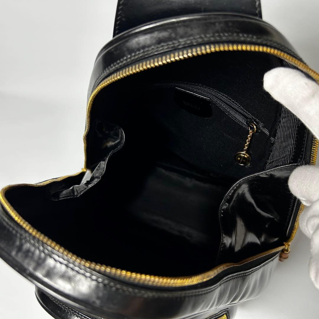 【良品】 GUCCI バンブー エナメル ボディーバッグ ロゴ型押し 黒 OLD