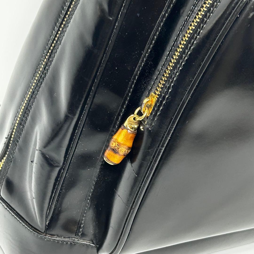 【良品】 GUCCI バンブー エナメル ボディーバッグ ロゴ型押し 黒 OLD