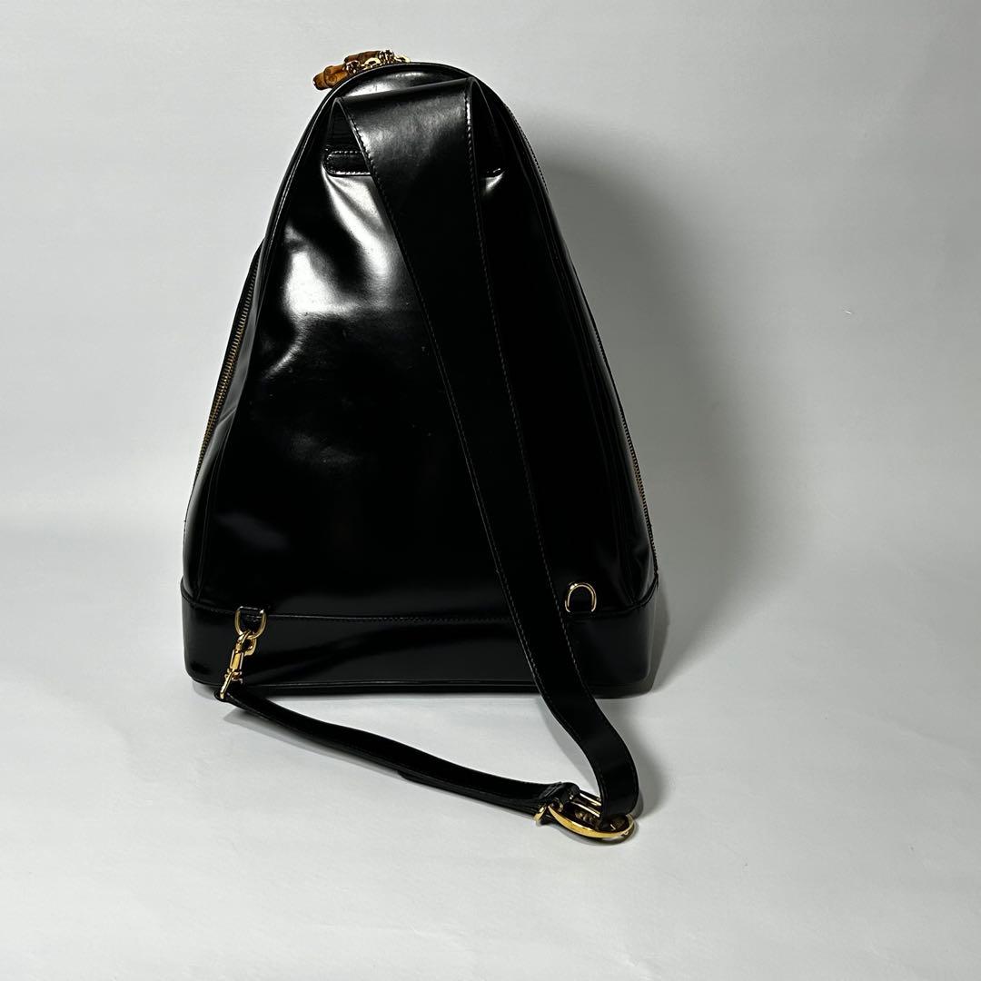 【良品】 GUCCI バンブー エナメル ボディーバッグ ロゴ型押し 黒 OLD