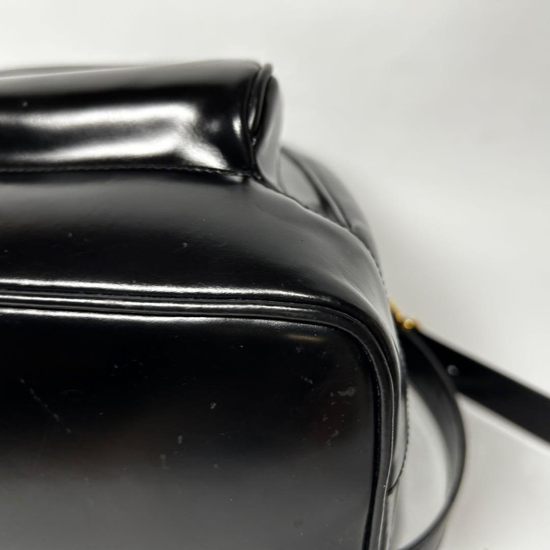 【良品】 GUCCI バンブー エナメル ボディーバッグ ロゴ型押し 黒 OLD