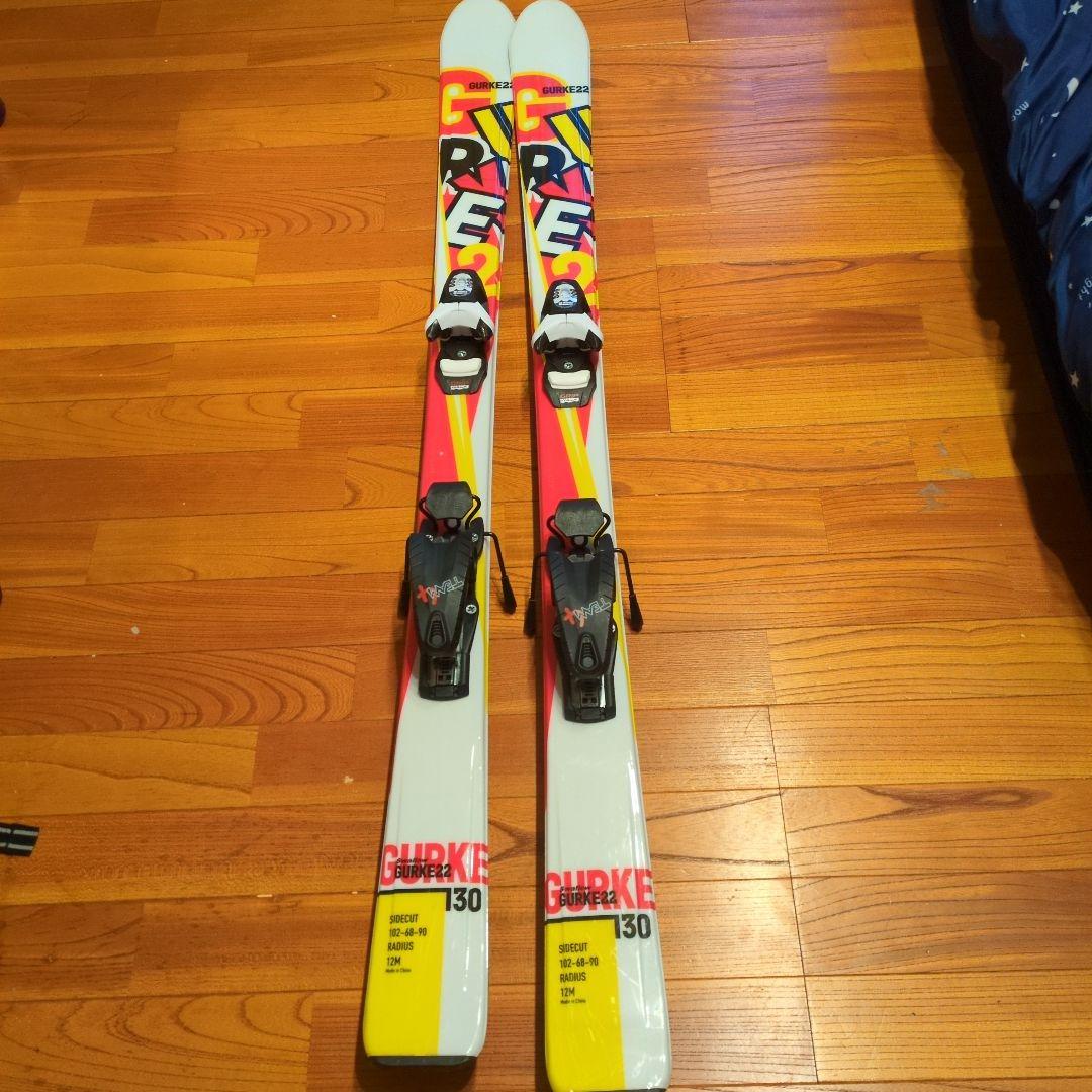 GURKE 22 スキー 130cm カラフル、ポール、ブーツ３点セット