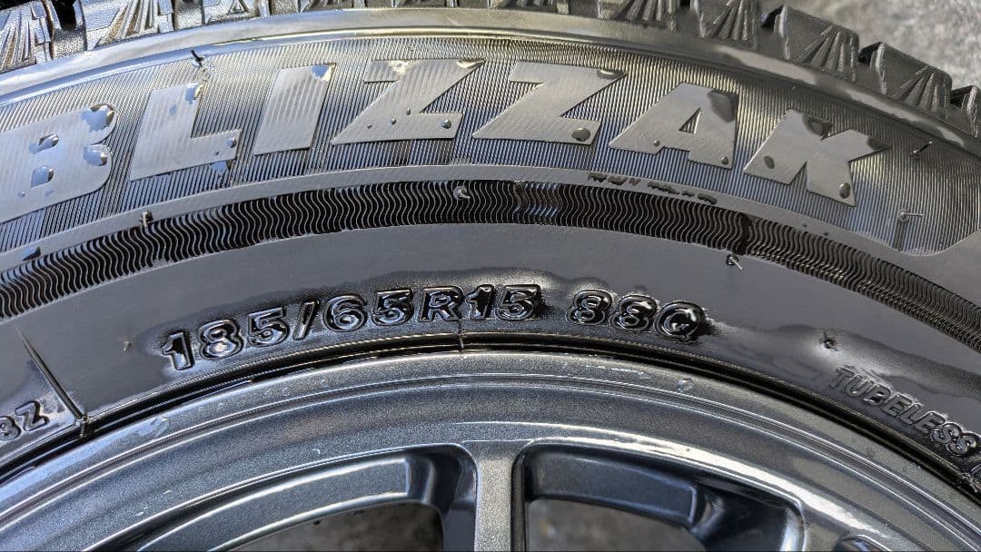 185/65R15 スタッドレスタイヤ