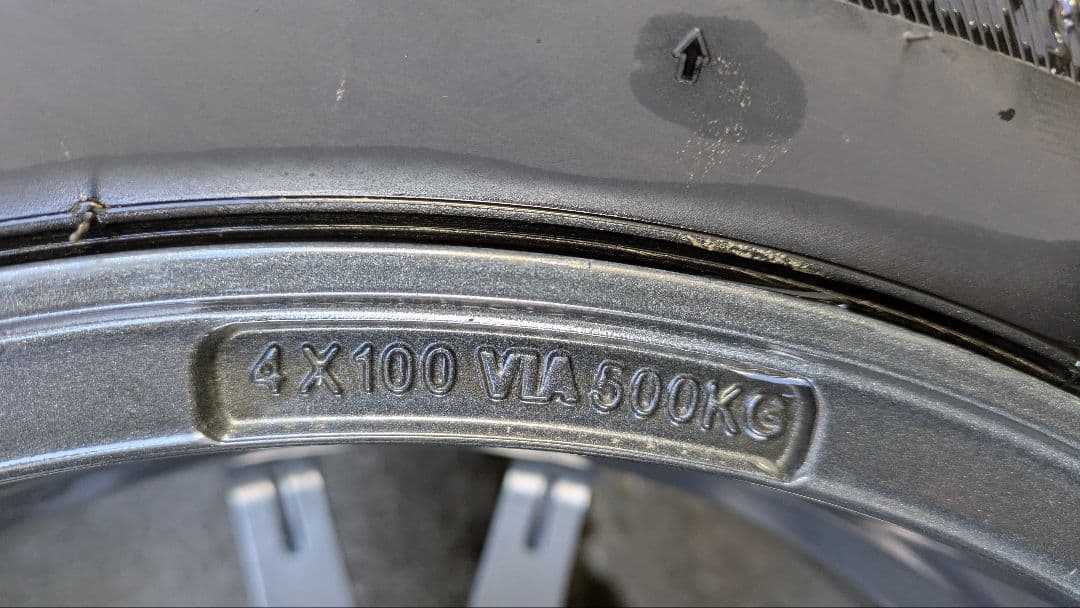 185/65R15 スタッドレスタイヤ