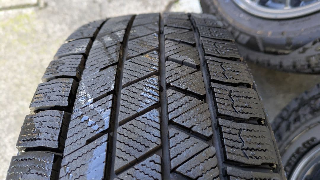 185/65R15 スタッドレスタイヤ