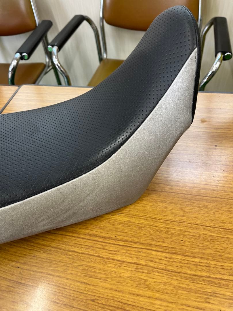 中古部品　ヤマハ セロー250用　ローシート