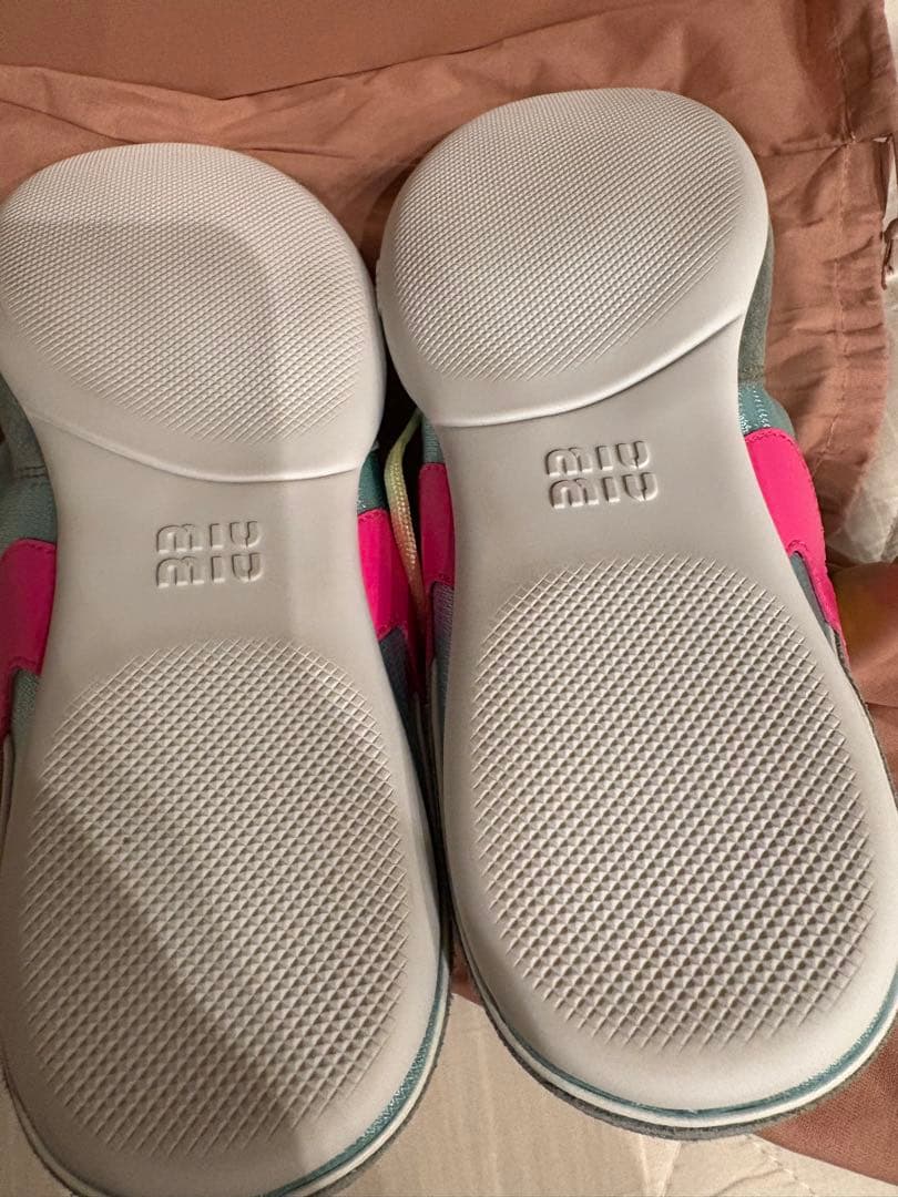 ぴょんす専用！！！miu miu スニーカー メンズサイズ