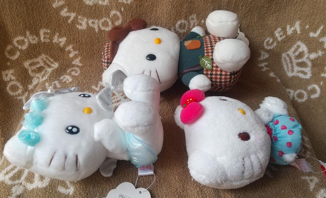 キティ　ぬいぐるみ　マスコット　エンジェル　いちご　どんぐり　キーホルダー