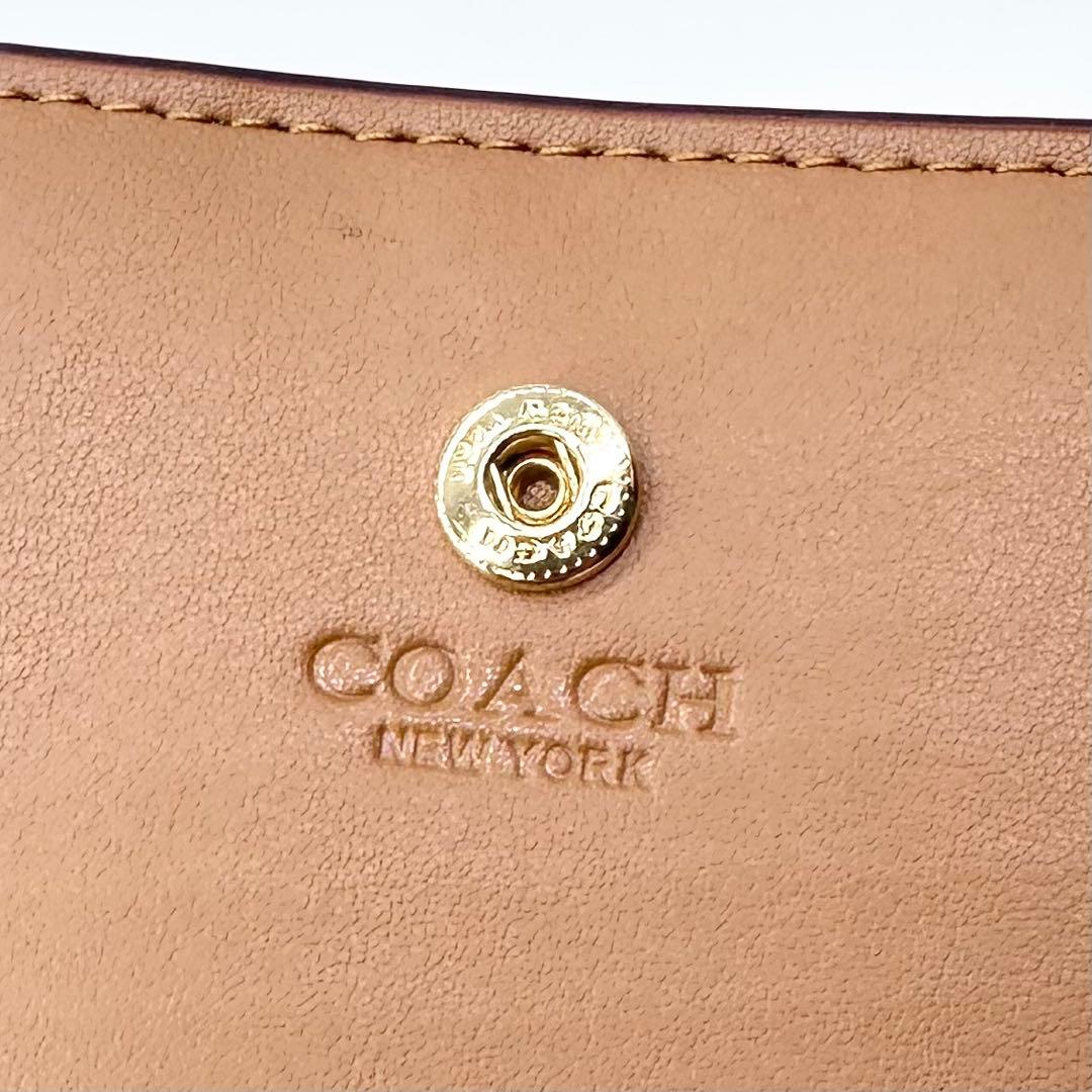 未使用✨COACH スナップウォレット ２つ折り財布 Cチャーム 本革 ホワイト