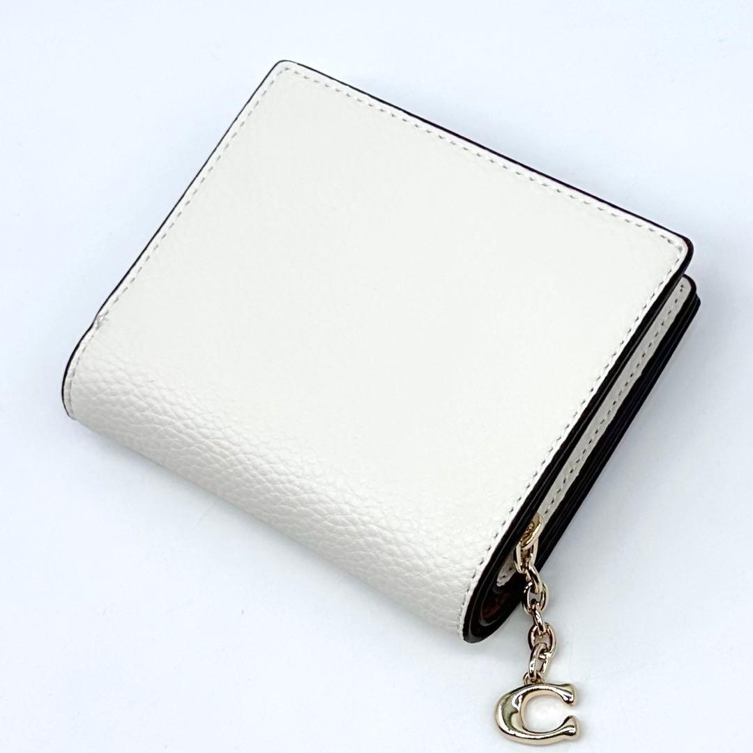 未使用✨COACH スナップウォレット ２つ折り財布 Cチャーム 本革 ホワイト