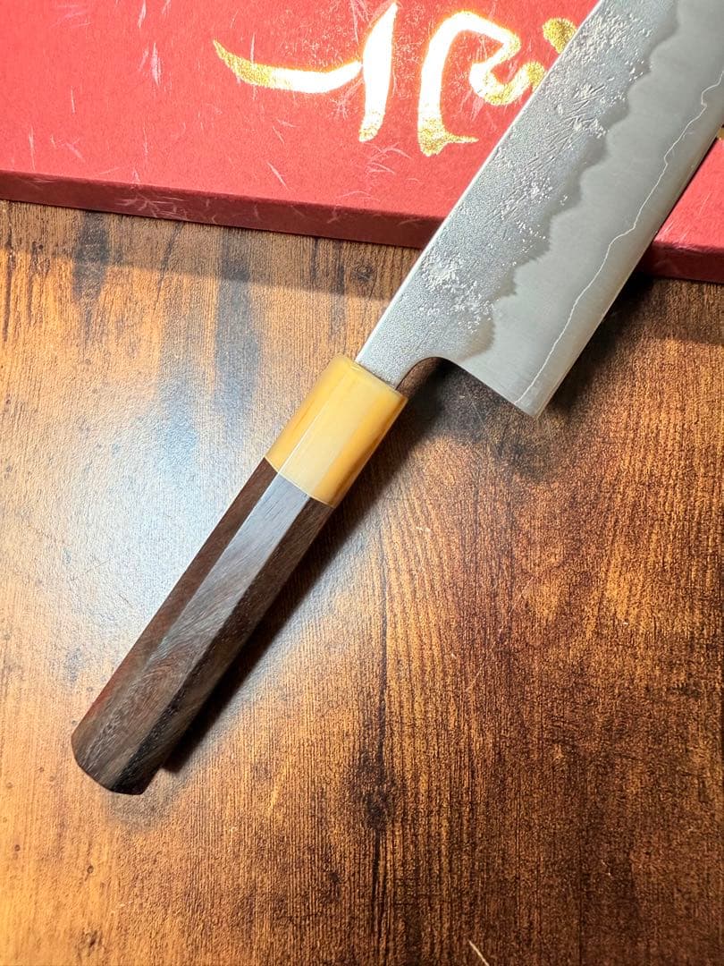 義弘作　三徳　包丁　銀三鋼　梨地　山脇刃物製作所　紫檀水牛八角柄