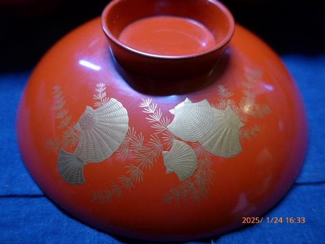 美品　大変素晴らしい蒔絵の「魚貝ずくし」絵変わり蒔絵　五つ組　盃台
