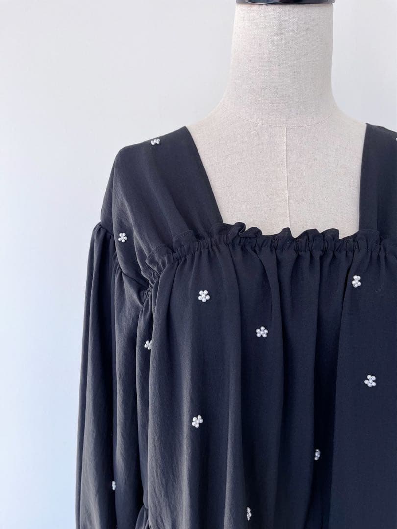 MUVEIL　パール刺繍ワンピース