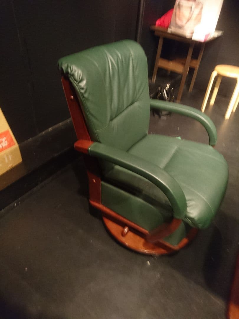 ダイニングテーブルとソファ（値段交渉承ります）