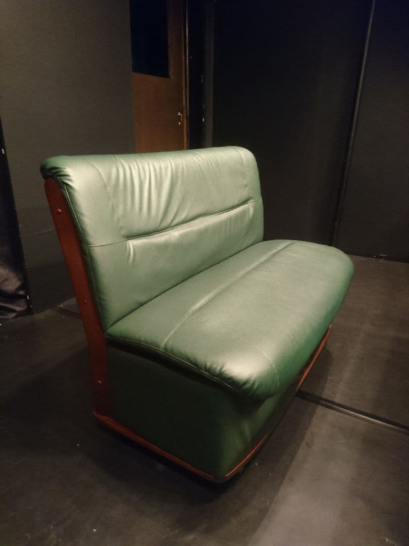 ダイニングテーブルとソファ（値段交渉承ります）