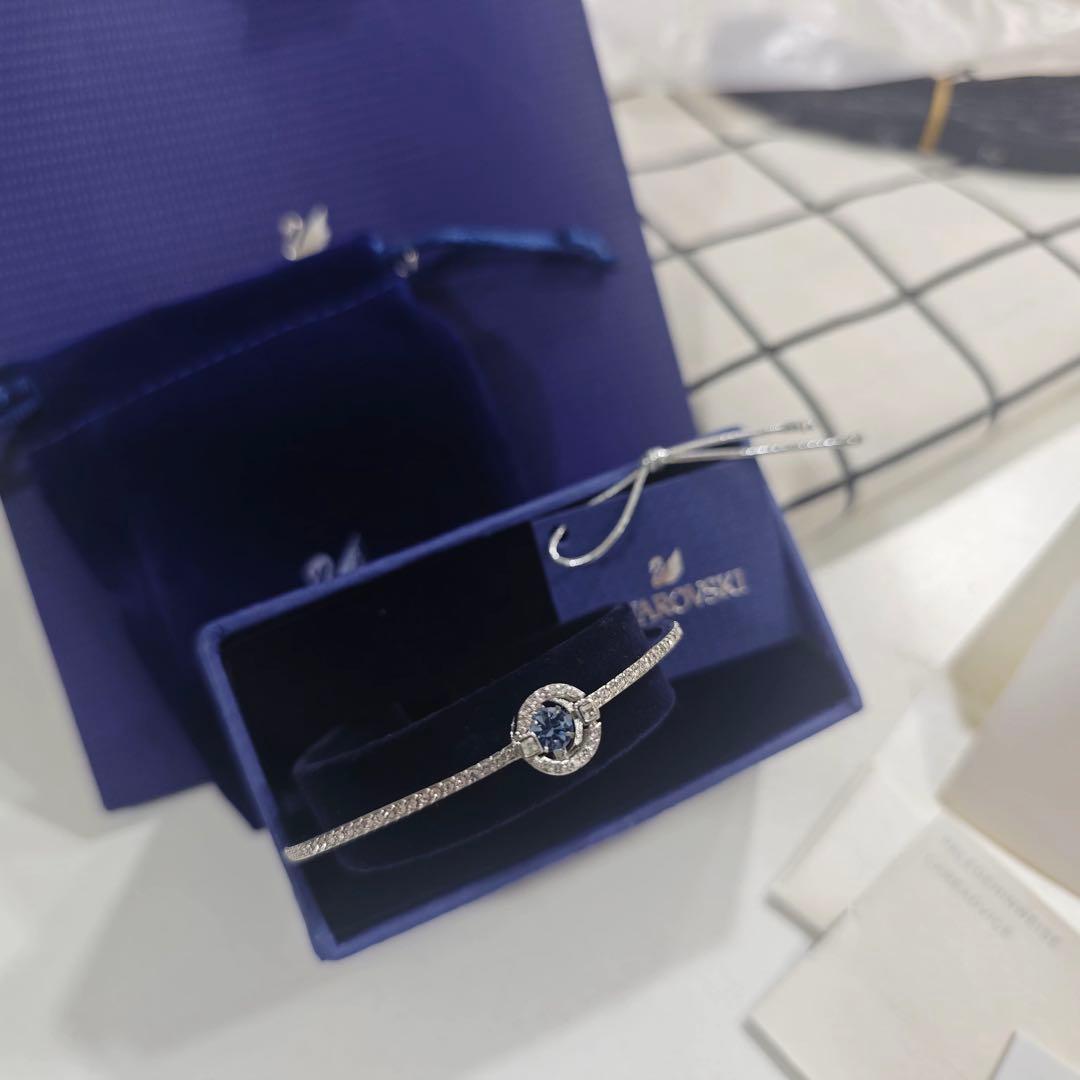 スワロフスキー Swarovski ブレスレット 青色クリスタル