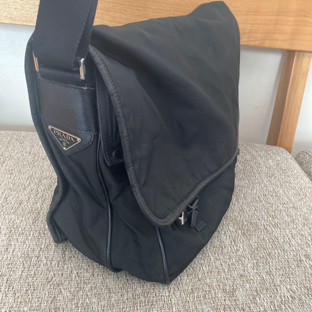 PRADA A4可 メッセンジャーバッグ ショルダーバッグ ナイロン 黒 肩掛け