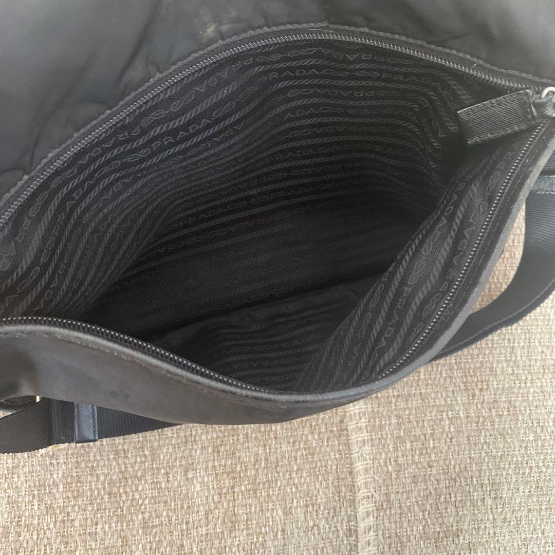 PRADA A4可 メッセンジャーバッグ ショルダーバッグ ナイロン 黒 肩掛け