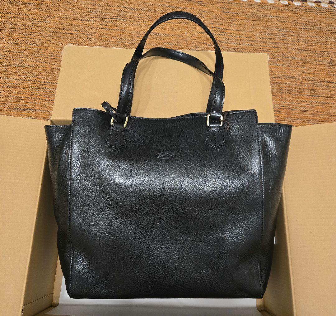 週末限定値下げ 新品 Boldrini レザートートバッグ ブラック