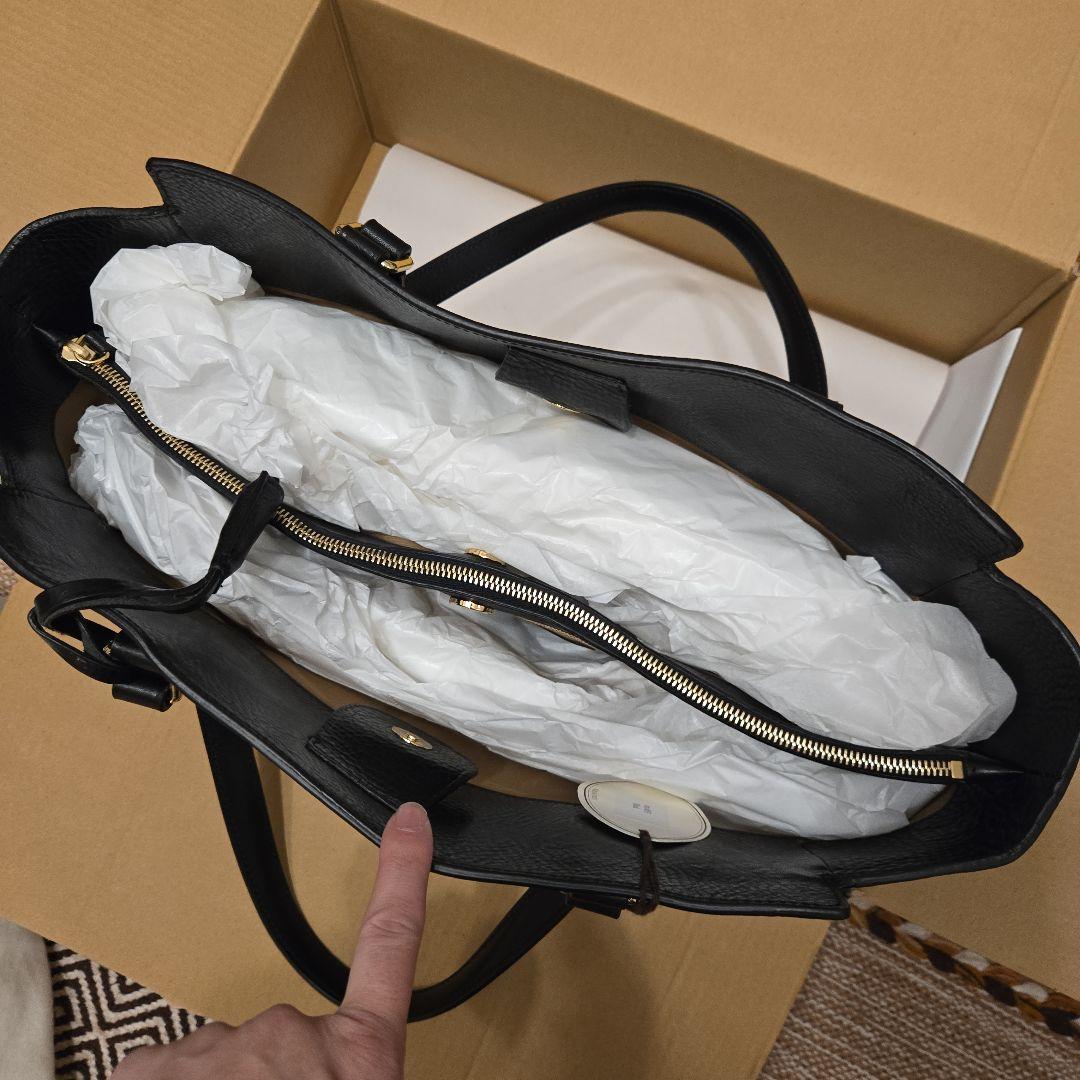 週末限定値下げ 新品 Boldrini レザートートバッグ ブラック