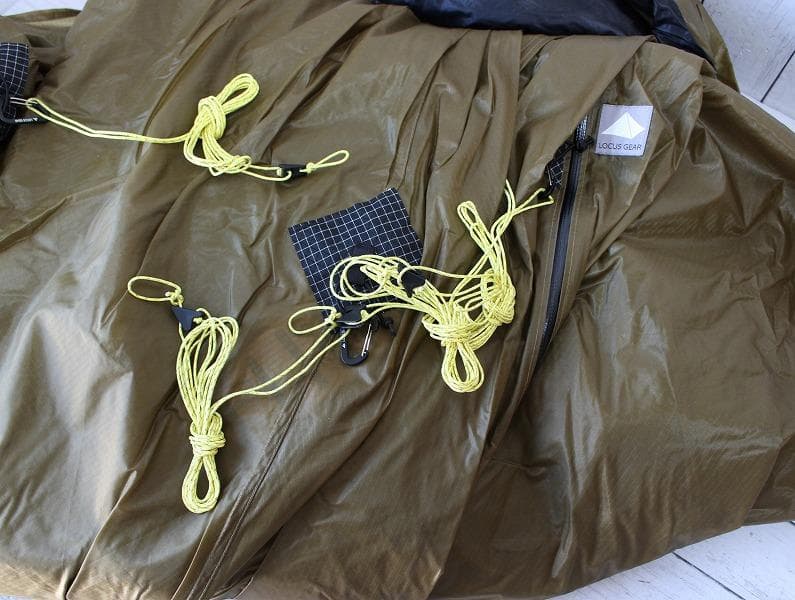 ローカスギア ソリスシル カーボンポール スノーピークのペグ付き